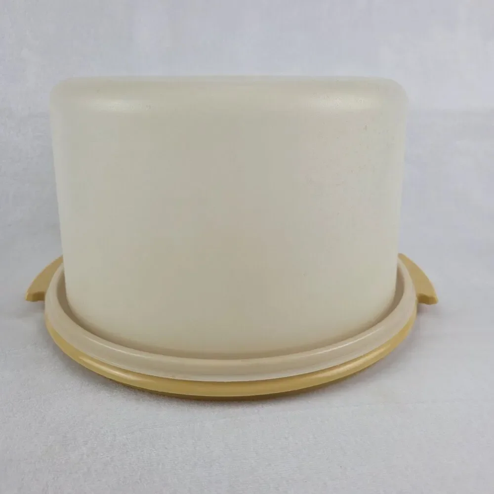 Tupperware Cream and Tan Cake Keeper